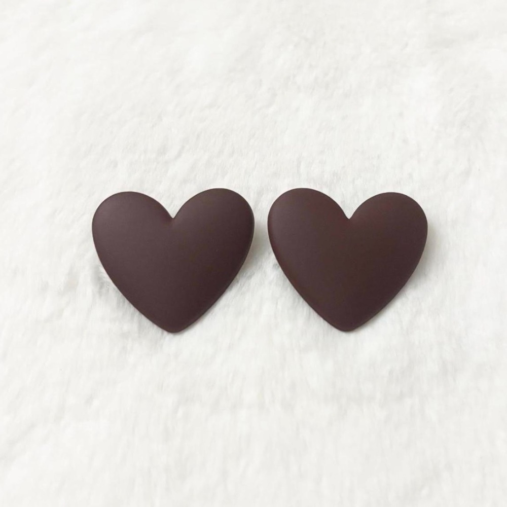 5/$15 🩷 MUST BUNDLE Matte Dark Brown/Maroon Heart Earrings